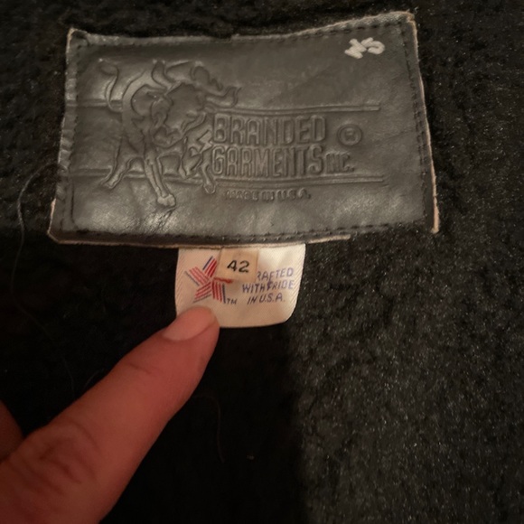 VTG Branded Garments Leather JKT. W/ Harley Davidson Patch. Sz. (42) . Sturgis - Picture 10 of 11